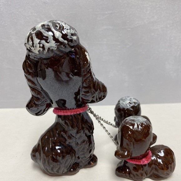 Vintage Retro Brown poodles chained‎ with two puppies 60’s 70’s - Picture 4 of 6